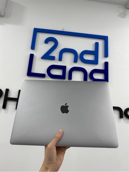 Macbook pro 2017 - 15 inch - i7 - Ram 16/256GB - Màu Silver - Pin bình thường - Ngoại hình 98% - Màn ám hồng , cấn phím Caplock - Kèm sạc