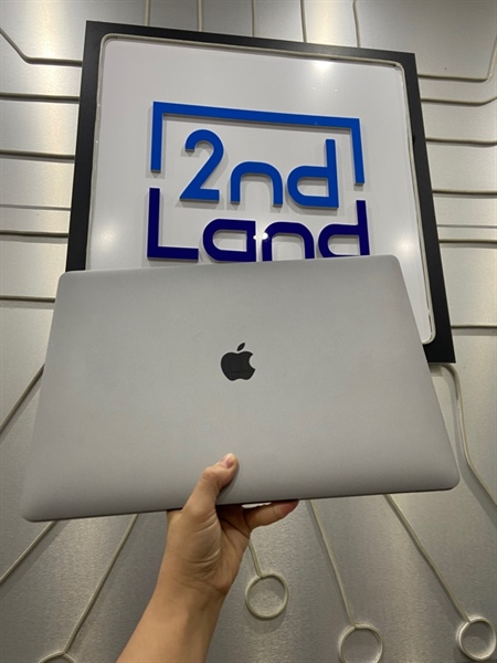 Macbook Pro 2018 15inch - i7 - Ram 16/256GB - Pin 100% (Thay New) - Màu bạc - Có Touchbar - Ngoại hình: 97% - Màn ám hồng viền, bầm xanh, không lên nguồn - Body