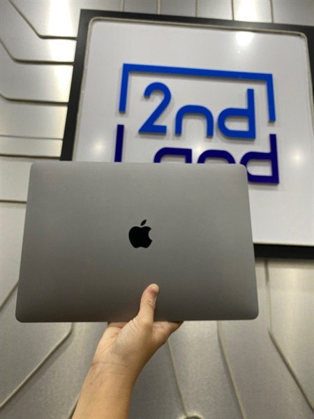 Macbook Pro 2019 13 inch - i5 Intel Iris Plus Graphics 645 - Ram 16/256G - MacOS 15 - Pin bình thường - Màu xám - Ngoại hình: 98% - Body - Kèm sạc