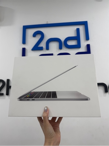 Macbook pro 2019 13 inch - i5 Quadcore - 8/128GB - Màu bạc - Pin bảo trì chu kì 141 - Ngoại hình 97% - Cấn góc, màn bụi trong - Kèm box, sạc