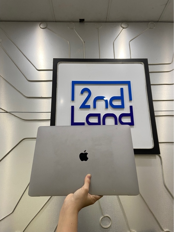 Macbook Pro 2019 15 inch - i7 Ram 16/256GB - Pin bình thường - Màu xám - Ngoại hình: 97% - Màn ám hồng - Kèm sạc