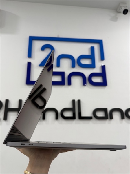 Macbook Pro 2019 - 16 inch - i7 6 core - Ram 16/512GB - Màu xám - Pin bình thường chu kỳ 174 - Ngoại hình 98% - Kèm sạc 1