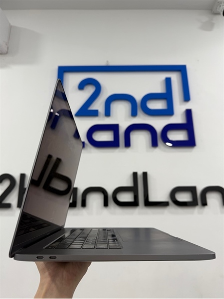 Macbook Pro 2019 - 16 inch - i7 lõi 6 nhân - 16/512GB - Màu xám - Pin bình thường chu kỳ 357 - Ngoại hình 98% - Màn hồng nhẹ , phím mòn - Kèm sạc 96W 1