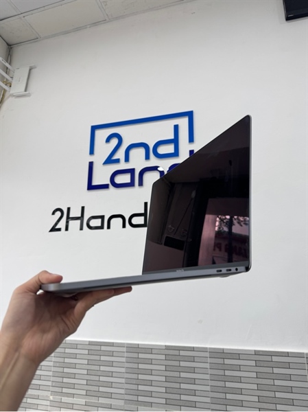 Macbook Pro 2019 - 16 inch - i7 - Ram 16/1TB - Màu bạc - Pin bình thường chu kì sạc 379 lần - Ngoại hình 98% - Body - Kêu Hậu bổ sung sạc 2