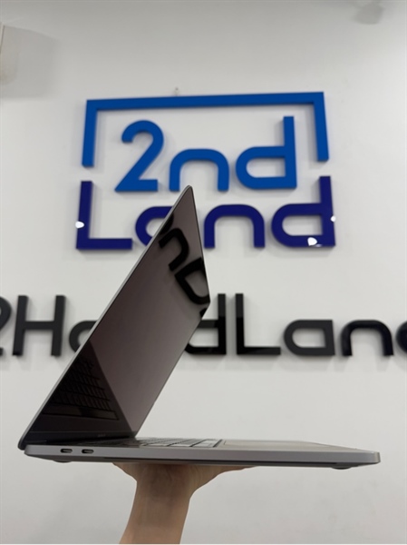 Macbook Pro 2019 - 16 inch - i9 8 nhân - 32/512GB - Màu xám - Pin bình thường chu kì sạc 567 - Ngoại hình 97% - Màn trầy , màn lưng - Kèm sạc 1