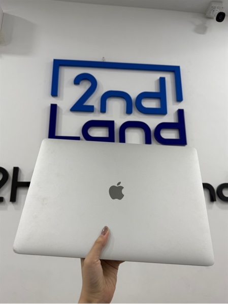 Macbook pro 2019 - 16 inch - Intel core i7 - 16/512GB - Có Touchbar - Màu bạc - Pin bình thường 120 chu kì sạc - Ngoại hình 98% - Kèm sạc