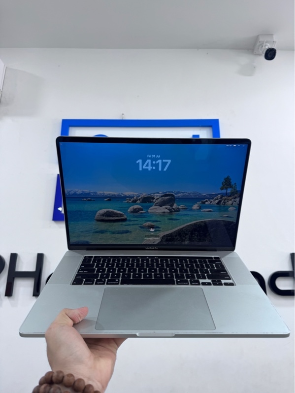 Macbook Pro 2019 16-inch - Intel Core i9 8 nhân/Intel Graphics 630 - 32/1TB - Màu xám - Pin bình thường, 145 chu kì sạc - Ngoại hình 97% - Viền cao su tróc dính máy, màn ám hồng - kèm củ sạc zin
