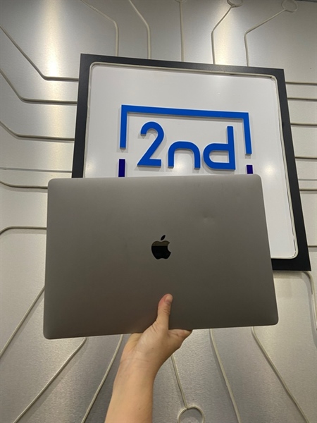 Macbook Pro 2019 16 inch - Ram 16/1TB - i9 - Pin bình thường - Màu xám - Ngoại hình: 97% - Body - Kèm sạc