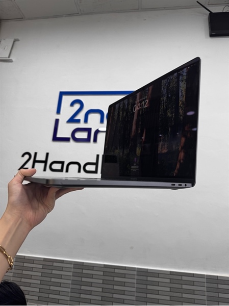 Macbook Pro 2019 16inch - i9-8 nhân - 32/512GB - Màu xám - Pin bình thường chu kì sạc 572 lần - Ngoại hình: 97% - Trầy màn + mặt A - Body, kèm sạc 2