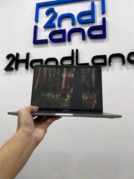 Macbook Pro 2019 - i5 - 8/128GB - Pin bình thường - Màu xám - Ngoại hình 97% - Lờn phím mũi tên lên xuống - Kèm sạc ố 1