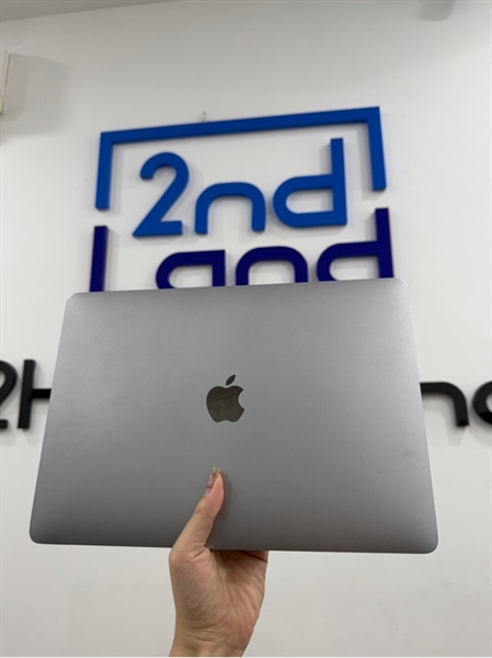 Macbook pro 2020 - 13 inch - Chip Apple M1 - 8/256GB - Có Touchbar - Màu bạc - Pin bình thường 87% 411 chu kì sạc - Ngoại hình 97% - Màn ám hồng , cấn 3 góc , mất rung trackpad - Kèm sạc