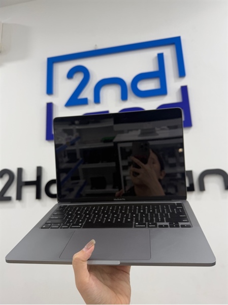 Macbook pro 2020 - 13 inch - Chip Apple M1 - 8/256GB - Có Touchbar - Màu bạc - Pin bình thường 87% 411 chu kì sạc - Ngoại hình 97% - Màn ám hồng , cấn 3 góc , mất rung trackpad - Kèm sạc 2