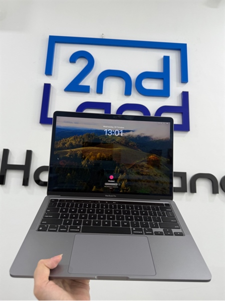 Macbook pro 2020 - 13 inch - Chip M1 - Ram 8/256GB - Màu bạc - Pin 98% - Chu kì 110 lần sạc - Ngoại hình 98% - FullBox 3