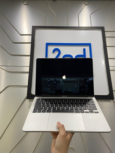 Macbook Pro M1 13 inch 2020 - Ram 8/512GB - Pin 92% - Chu kì sạc 117 lần - Màu xám - Ngoại hình: 97% - Cấn sườn nhiều, bụi trong màn hình nhẹ, màn ám vàng - Kèm sạc 1