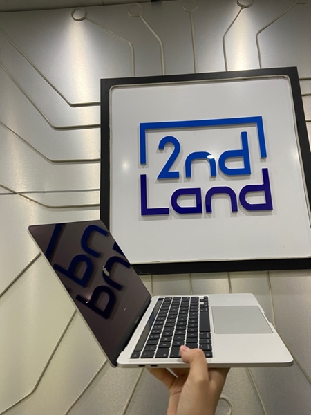 Macbook Pro M1 13 inch 2020 - Ram 8/512GB - Pin 92% - Chu kì sạc 117 lần - Màu xám - Ngoại hình: 97% - Cấn sườn nhiều, bụi trong màn hình nhẹ, màn ám vàng - Kèm sạc 2