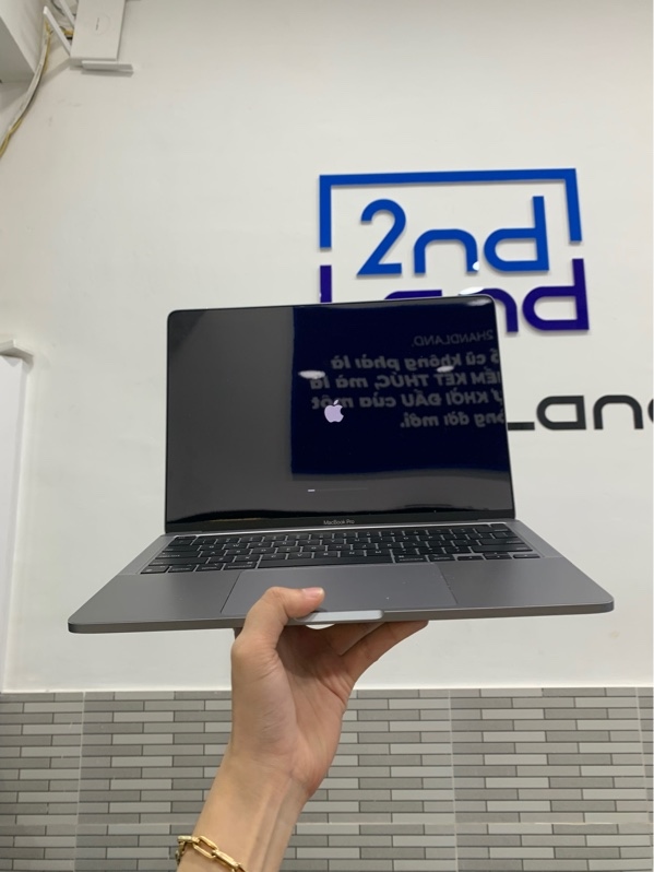 Macbook Pro M1 13inch 2020 touchbar - Ram 16GB/SSD 1TB - Màu bạc - Pin 100 chu kì sạc 56 lần - Ngoại hình: 98% - Màn ám hồng - Kèm sạc