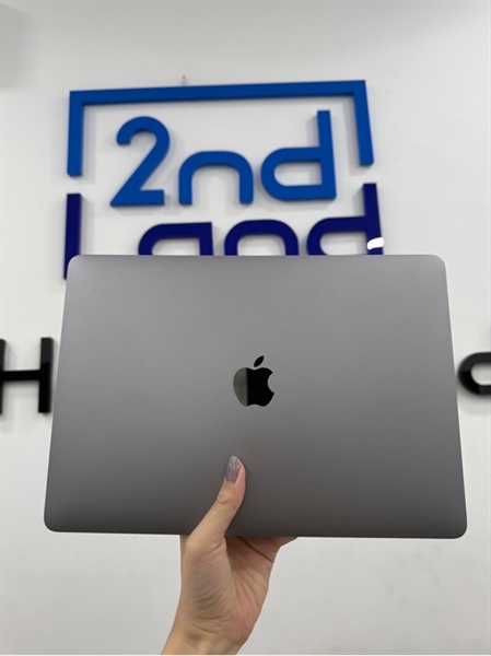 Macbook pro M1 2020 - 13 inch - Apple M1 - 8/256GB - Có touchbar - Màu xám - Pin bình thường 85% chu kì sạc 343 - Ngoại hình 98% - Màn ám hồng - Kèm Box, sạc 61W 1