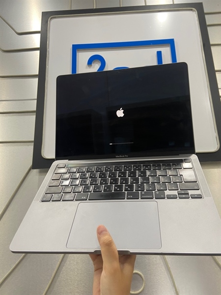 Macbook Pro M1 2020 -13 inch - Ram 8/256 GB - Bàn phím nhật - Pin bình thường ,chu kì sạc 133 lần - Màu xám - Ngoại hình 98% - Body - Kèm sạc 1
