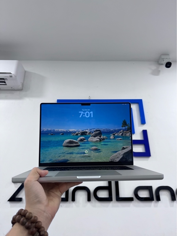 Macbook Pro M1 - Chip apple m1 pro - 32GB - MacOS 26.6.2 - Ổ cứng 512GB - Màu bạc - Pin 86%, chu kỳ sạc 354 lần - Ngoại hình 97% - Màn ám hồng 4 góc xước nhẹ phần đáy, mòn phím - Kèm sạc
