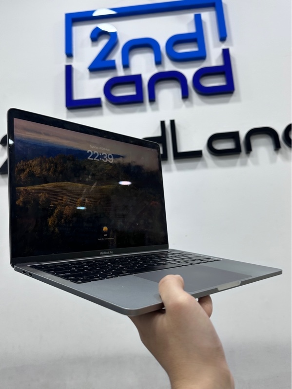 Macbook Pro M1 - Ram 8/256GB - Pin 87% (Chu kì sạc 552) - Màu Space Gray - Ngoại hình 97% - Màn ám hồng - Kèm sạc