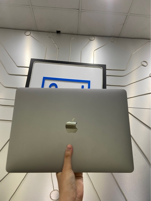 Macbook Pro M2 13inch 2022 - Ram 16/512GB - Pin 84% - Màu xám - Ngoại hình: 97% - Màn 1 hạt bụi trong - Kèm sạc