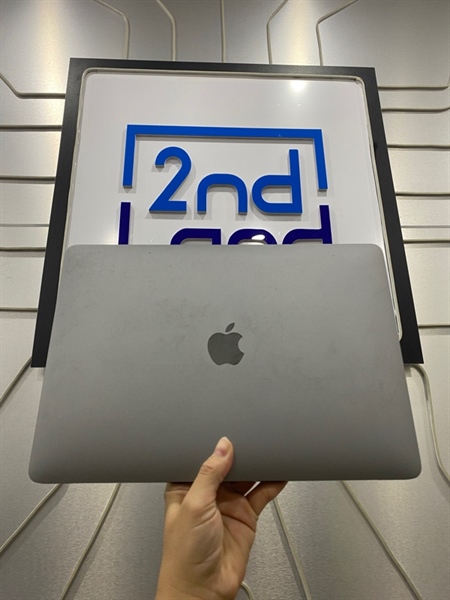 Macbook Pro M2 2022 - 13 inch - 16/256GB - Pin 95% - Chu kì sạc 40 lần - Màu bạc - Ngoại hình 98% - FullBox 1