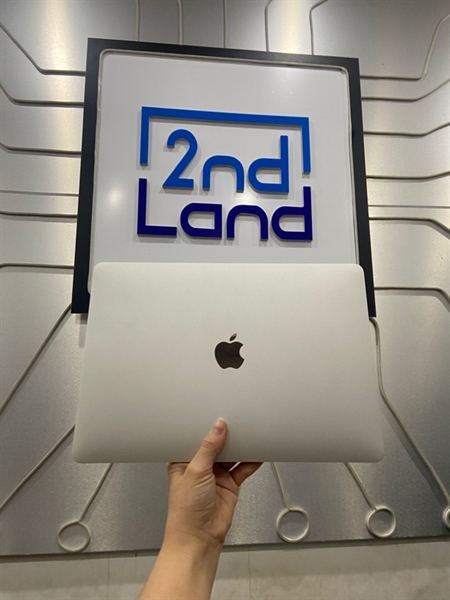 Macbook Pro M2 2022 13inch - Ram 8/256GB SSD - Màu bạc - Pin 98% - Ngoại hình: 98% - Body - Kèm sạc + Túi đựng