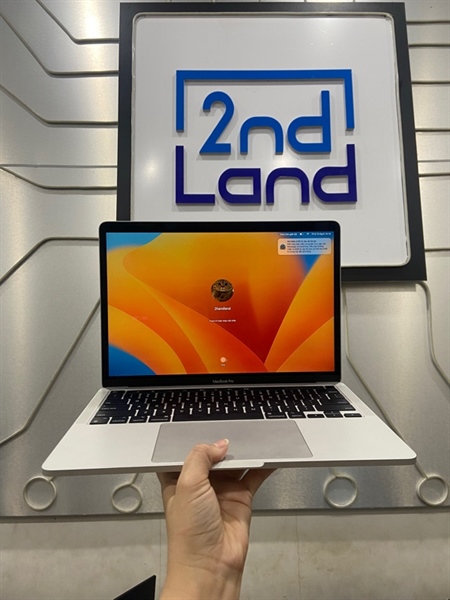 Macbook Pro M2 2022 13inch - Ram 8/256GB SSD - Màu bạc - Pin 98% - Ngoại hình: 98% - Body - Kèm sạc + Túi đựng 1