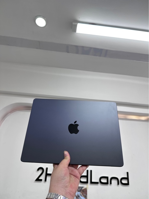 Macbook pro m3 pro 14 inch 2023 - ram 18/512gb - Màu đen - Pin 91% - Ngoại hình 98% - Màn ám hồng, in phím - Kèm sạc