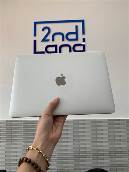 Macbook Retina 12 inch 2017 - i7 lõi kép - Ram 8GB/SSD 512GB - Màu trắng - Pin bảo trì chu kì sạc 184 lần - Ngoại hình: 97% - Phím Nhật - Kèm sạc