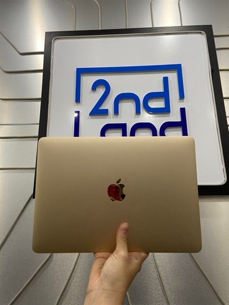 Macbook Retina 12 inch 2017 - Intel M3 - Ram 8/256GB SSD - Pin bình thường ( chu kì 493 lần ) - Màu vàng gold - Ngoại hình: 97% - Kèm sạc