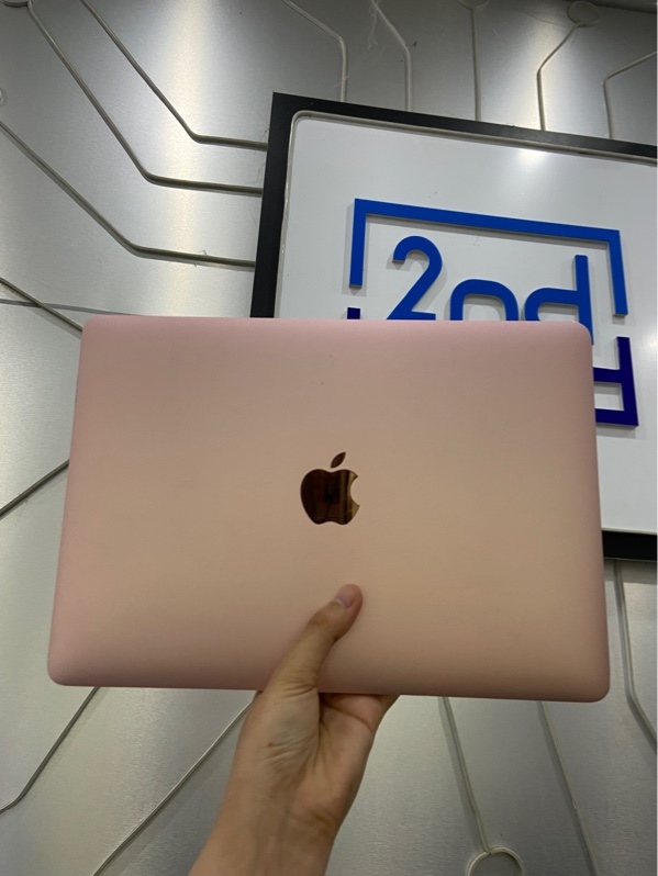Macbook Retina 12inch 2017 - Phím nhật - Intel core M3 - Ram 8/256GB - Pin bình thường - Chu kì sạc 41 lần - Màu hồng - Ngoại hình: 97% - Lâu lâu chớp màn liên tục - Kèm sạc - không bào hành