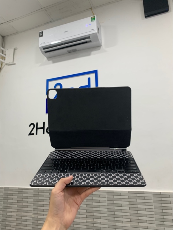 Magic Keyboard - for iPad pro 12.9 inch ( gen 4) A1998 - Màu đen - Ngoại hình: 97% - Dán skin - Body