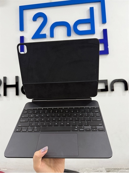 Magic Keyboard for iPad pro M4 (A2974) - 13 inch - Màu đen - Ngoại hình 98% - Cấn nhẹ 2 góc - Body 1