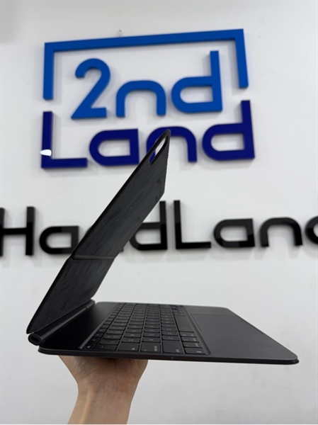 Magic Keyboard for iPad pro M4 (A2974) - 13 inch - Màu đen - Ngoại hình 98% - Cấn nhẹ 2 góc - Body 2