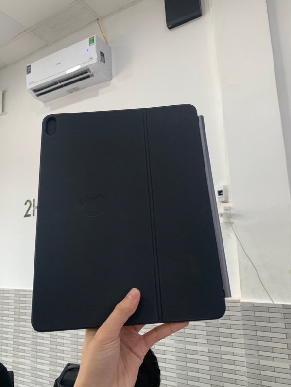 Magic keyboard iPad air 13inch m4 - Màu đen - Ngoại hình: 98% - Fullbox