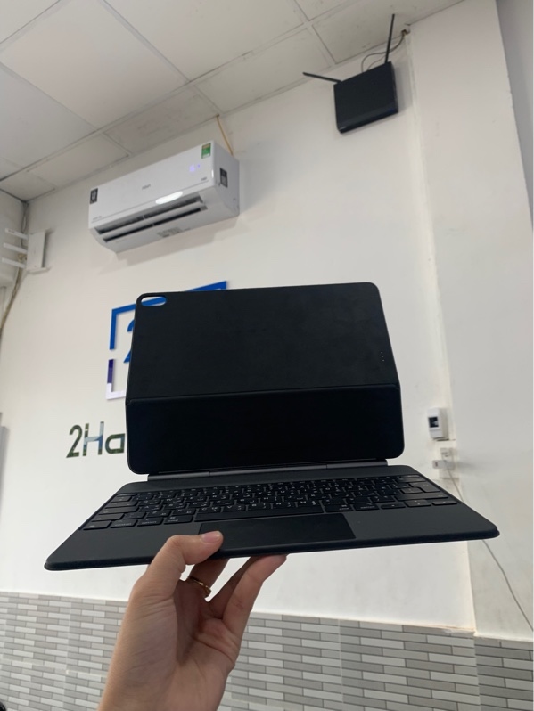 Magic keyboard iPad air 13inch m4 - Màu đen - Ngoại hình: 98% - Fullbox