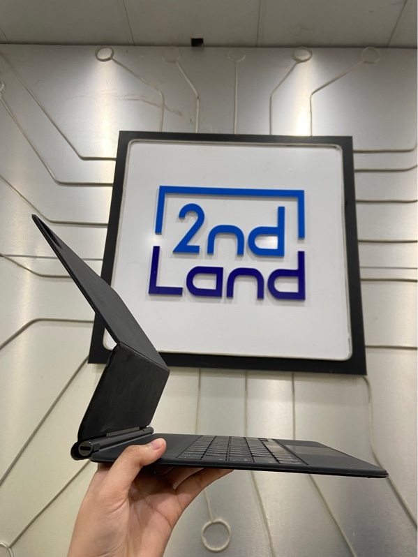 Magic Keyboard Ipad Pro 12.9 inch - Màu đen - Ngoại hình: 97% - Tróc sơn, xước thân - Body