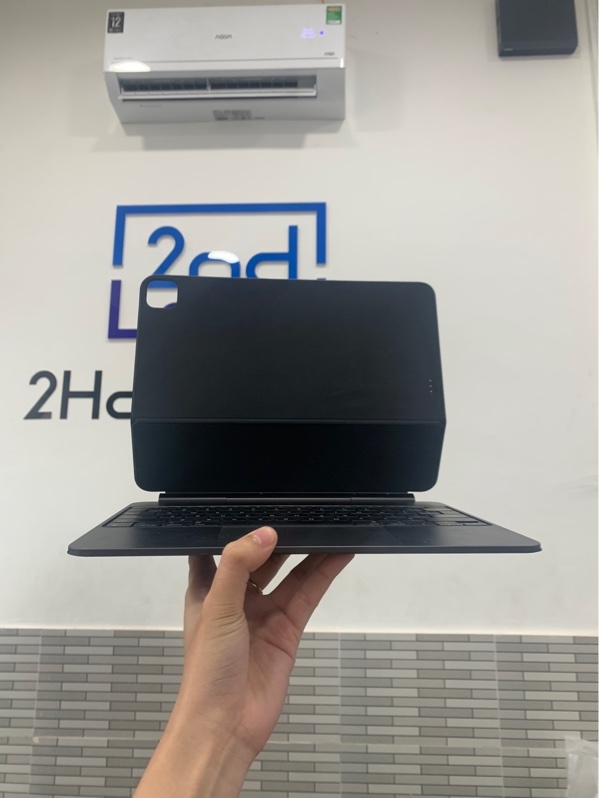 Magic keyboard iPad pro 13 inch m4/m5 - Màu đen - Ngoại hình: 97.5% - Body
