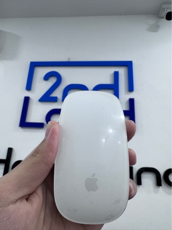 Magic mouse 2 - Màu trắng - Ngoại hình 96% - Trầy cấn, ố màu - Body