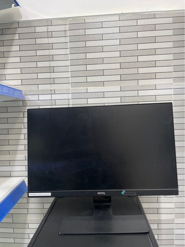 Màn hình BenQ GW2283 - 22 inch - IPS - 60HZ - Màu đen - Ngoại hình: 97% - Phản quan + ám vàng - Kèm nguồn