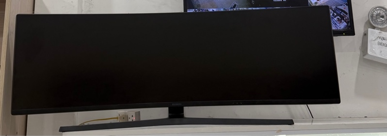 Màn Hình Cong Samsung LC49J890DKEXXV - 49 inch - 144Hz - Độ Phân Giải DFHD - Độ Cong 1800R - Màu đen - Ngoại hình: 97.5% - Màn viền ám vàng nhẹ, 1 đốm phản quang, xước thân , bụi màn - Kèm Box + nguồn