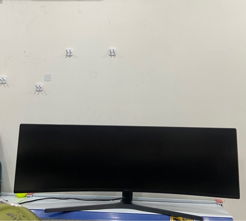 Màn hình cong Samsung LC49J890DKEXXV - Màu đen - Ngoại hình: 98% - Màn trầy nhẹ, ám hồng viền, ám vàng giữa, phản quang góc nhẹ - Kèm nguồn
