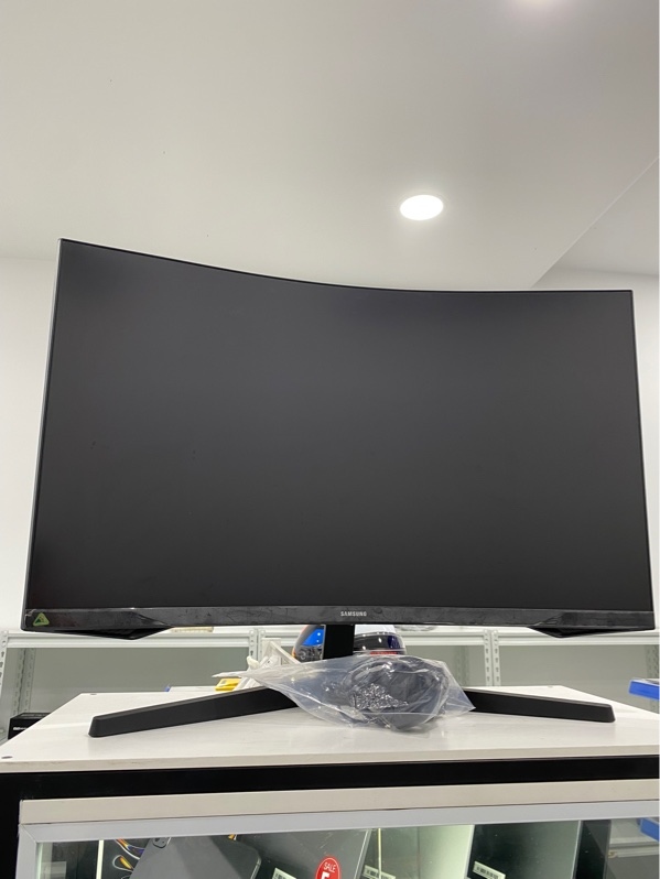 Màn hình cong Samsung Oddysey - model LS32CG552EEX - 32 inch - Màn 2K - 165hz - Màu đen - Ngoại hình 98% - hồng viền nhẹ - Kèm dây nguồn