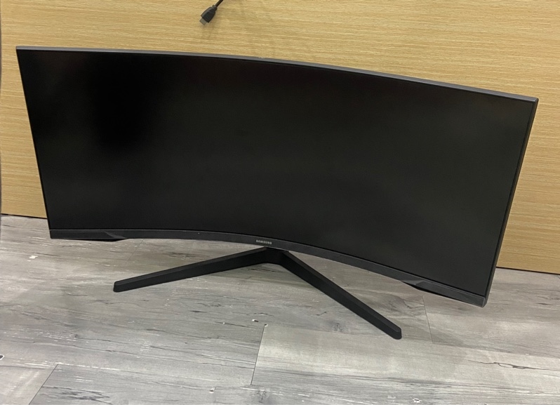 Màn Hình Cong Samsung Odyssey G5 UltraWide LC34G55TWWEXXV - 34 inch - 165Hz - Độ Phân Giải Ultra QHD - Màu đen - Ngoại hình: 97% - Màn sọc viền trên, dưới - Kèm Nguồn