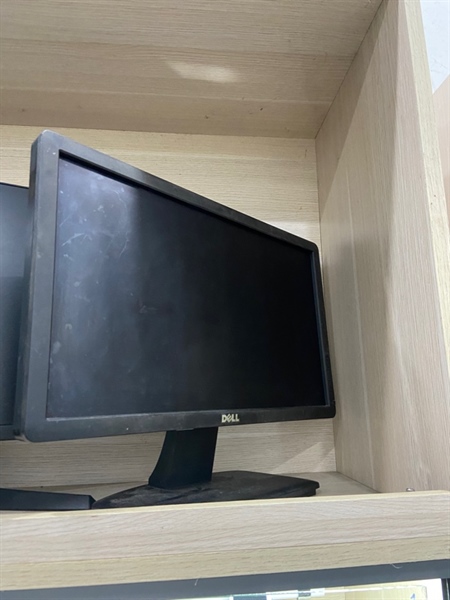 Màn hình Dell 19 inch - E1912HF - Màu đen - Ngoại hình: 96% - Màn hồng viền, xước nhiều, màn già - Kèm nguồn + VGA