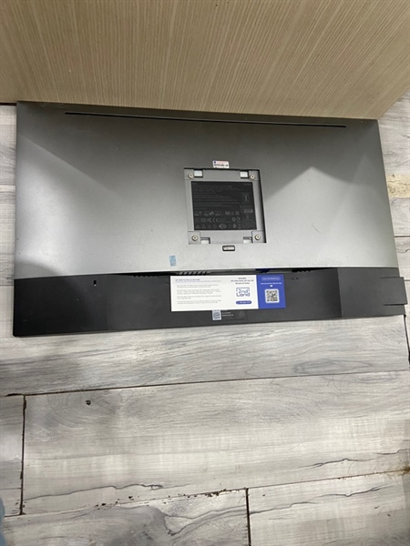 Màn hình Dell U2718Q - Màu xám - Ngoại hình: 97% - Màn ám viền đen, không lên nguồn - Kèm nguồn + HDMI 1