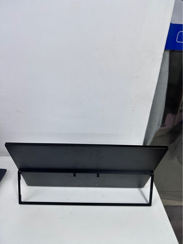 Màn hình di động Uperfect - model J584T05 - 17.3inch/ 4k/ ips/ 60hz - Màu đen - Ngoại hình 98% - Kèm dây nguồn