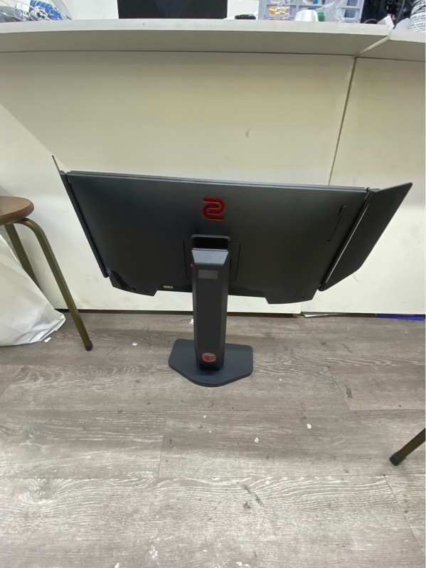Màn hình gaming BenQ ZOWIE XL2546K - 4.5 inch - Full HD, 240Hz - Tấm nền TN - Màu đen - Ngoại hình 98% - Vàng viền - Kèm nguồn, dây DP, 2 tai