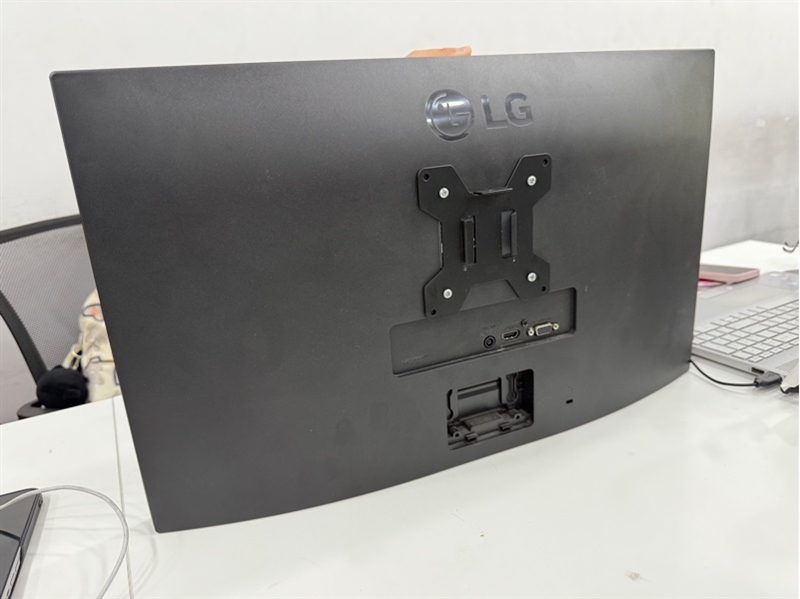 Màn hình LG 24MP400 - 24 inch - 60Hz - FHD - Màu đen - Ngoại hình 98% - Màn vàng viền nhẹ - Kèm nguồn thiếu chân , hdmi 2